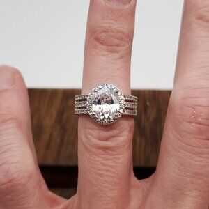 Size 5.5 925 Sterling Silver Cubic Zirconia Stunning Beautiful Ring